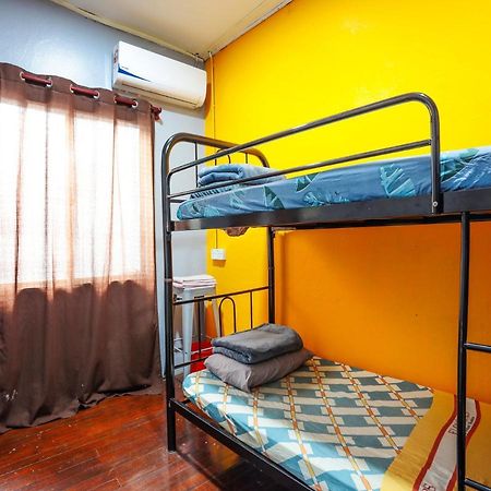 Spot On 90610 Loft Waterfront Hotel Kuching Ngoại thất bức ảnh