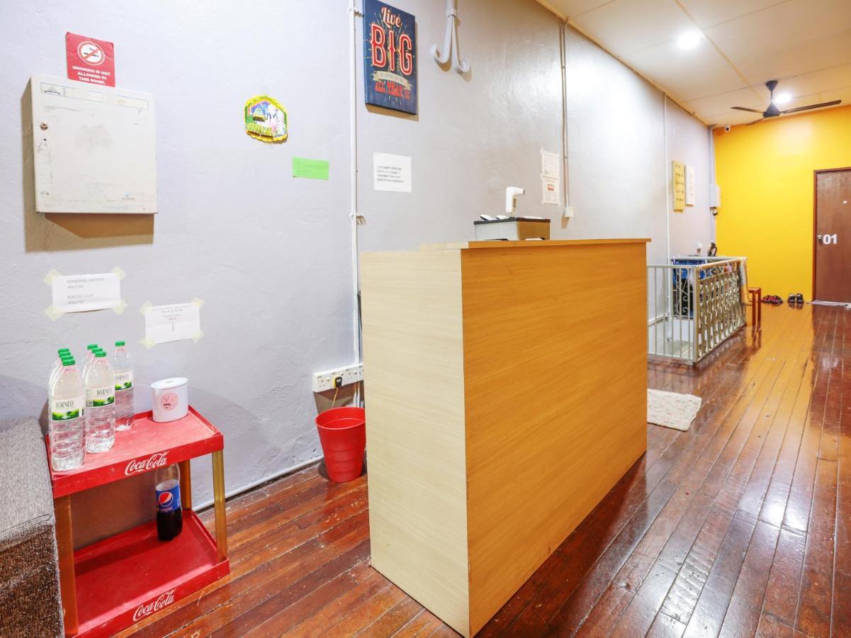 Spot On 90610 Loft Waterfront Hotel Kuching Ngoại thất bức ảnh